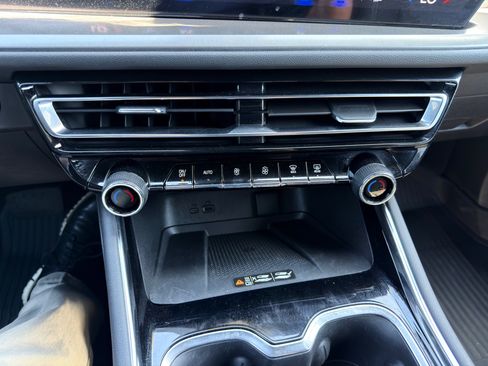 New 2026 Chevrolet Traverse LT w/ LPO, Floor Liner Package image 31