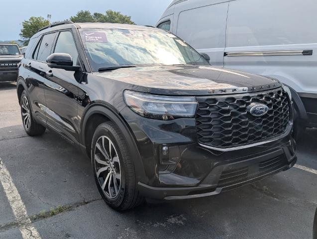 Certified 2025 Ford Explorer ST-Line RWD image 5