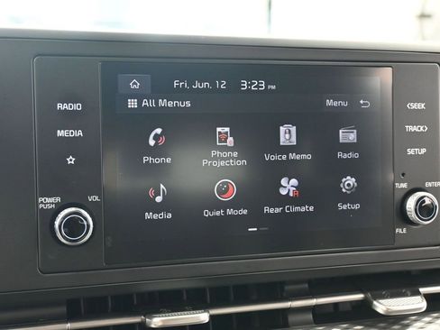 Used 2024 Kia Carnival LX FWD image 20