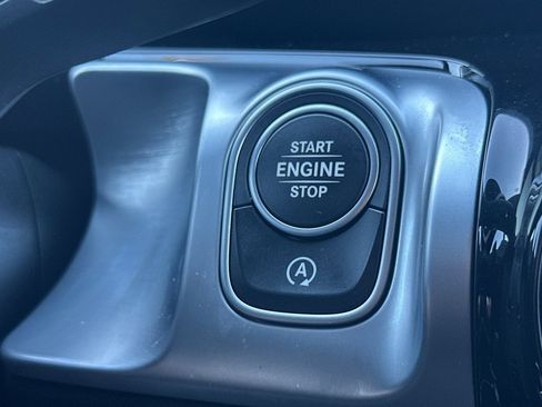 Used 2022 Mercedes-Benz GLB 250 4MATIC image 21