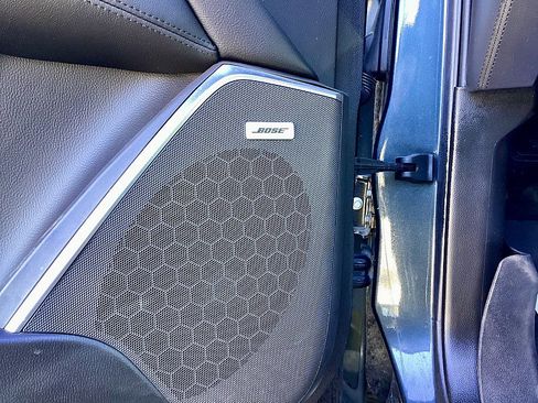 Used 2020 Cadillac Escalade 2WD image 11