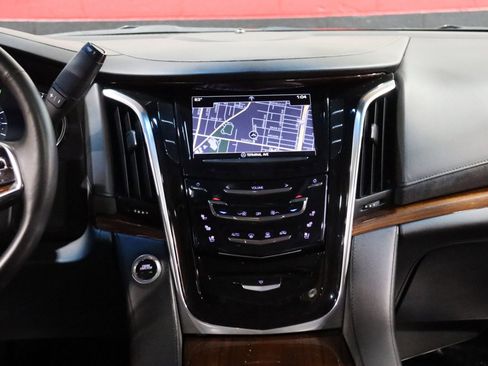 Used 2016 Cadillac Escalade ESV Luxury image 62