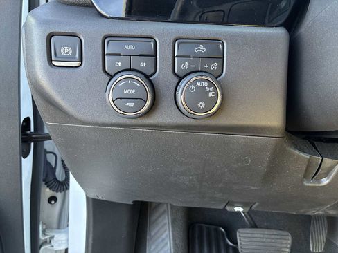 Certified 2024 Chevrolet Silverado 1500 LT image 18