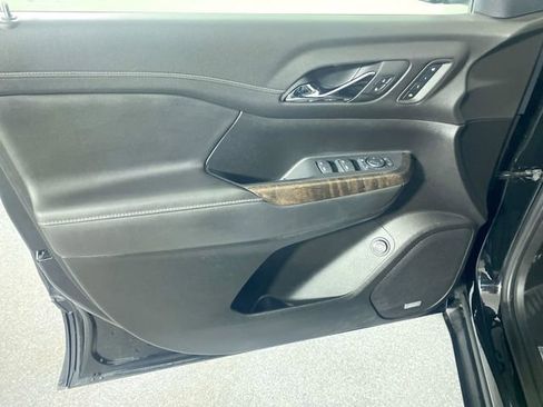 Used 2023 GMC Acadia Denali image 18