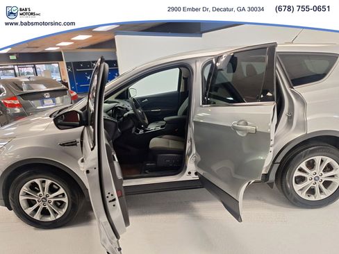 Used 2017 Ford Escape SE FWD image 17