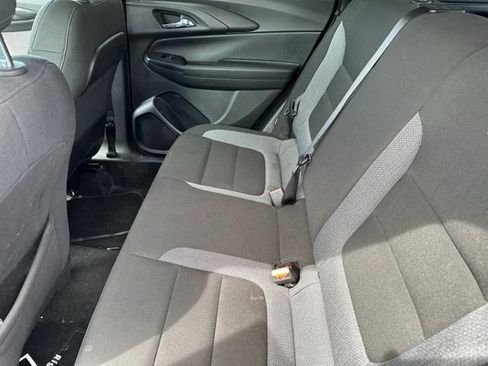 Used 2025 Chevrolet TrailBlazer LT AWD/4WD image 9