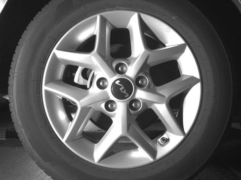 Used 2025 Kia Soul LX w/ LX Technology Package FWD image 15