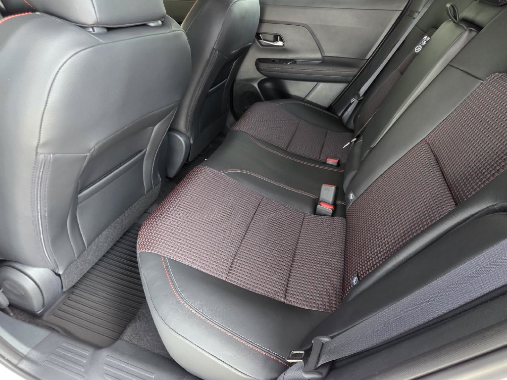 New 2025 Nissan Kicks SR FWD image 10