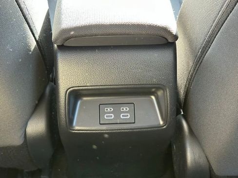 Used 2024 Toyota Corolla LE image 28