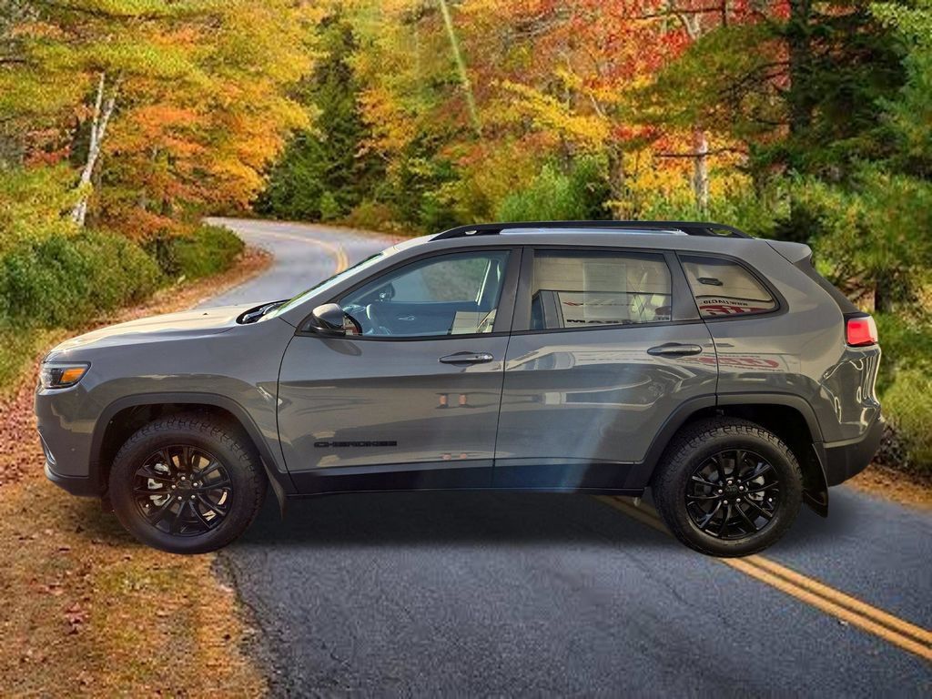 Used 2023 Jeep Cherokee Altitude Lux w/ Lux Elite Package AWD/4WD image 7
