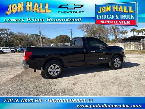 Used 2018 Nissan Titan SV image 13