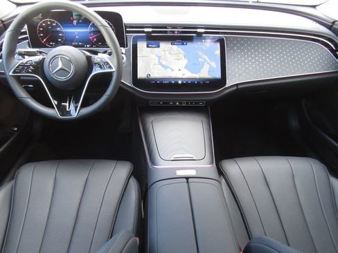 Used 2025 Mercedes-Benz E 450 4MATIC Sedan image 32