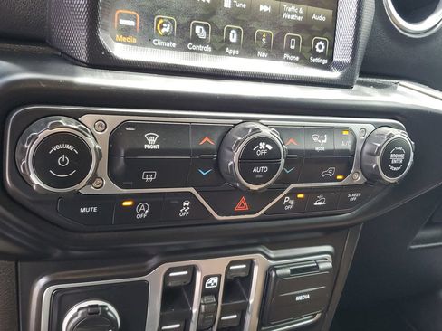 Used 2020 Jeep Gladiator Overland AWD/4WD image 21