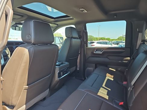 Used 2024 GMC Sierra 2500 Denali w/ Denali Reserve Package AWD/4WD image 28