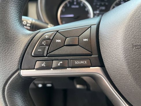 Used 2021 Nissan Kicks S image 20