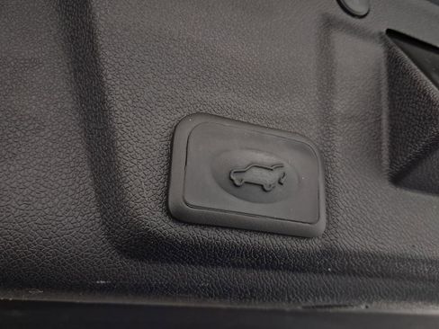 Used 2015 Chevrolet Traverse LT image 26