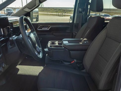 Used 2026 Chevrolet Silverado 2500 LT image 9