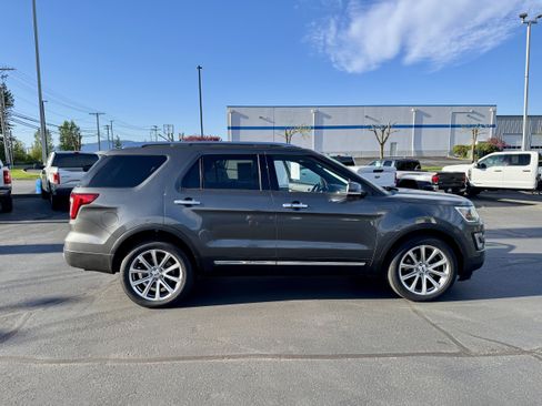 Used 2017 Ford Explorer Limited AWD/4WD image 3