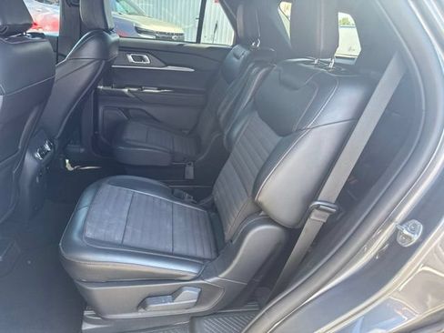 Used 2025 Ford Explorer ST-Line AWD/4WD image 10