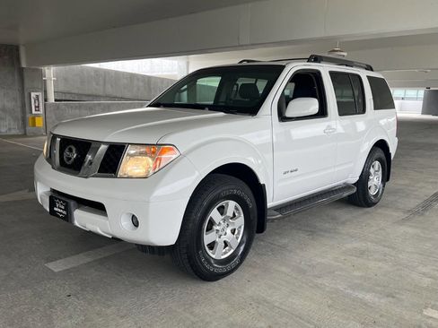 Used 2007 Nissan Pathfinder SE Off-Road w/ SE Off-Road Premium Pkg AWD/4WD image 23