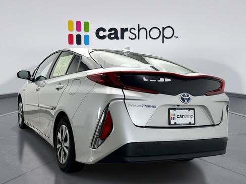 Used 2017 Toyota Prius Prime Premium image 3