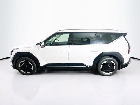 Used 2024 Kia EV9 Land AWD/4WD image 4