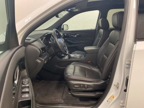 Used 2023 Chevrolet Traverse RS AWD/4WD image 8