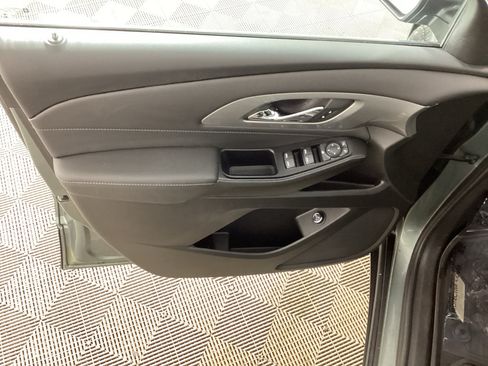 Used 2023 Chevrolet Traverse LT w/ LPO, Floor Liner Package AWD/4WD image 18