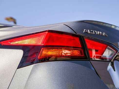 Used 2025 Nissan Altima 2.5 S image 7