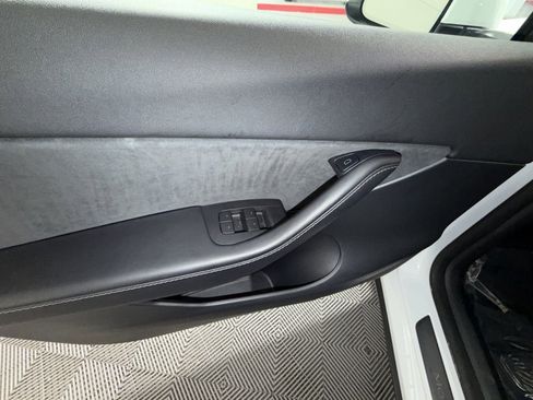 Used 2021 Tesla Model Y Performance image 15