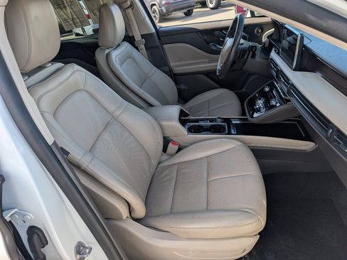 Used 2022 Lincoln Corsair Reserve w/ Luxury Package image 8