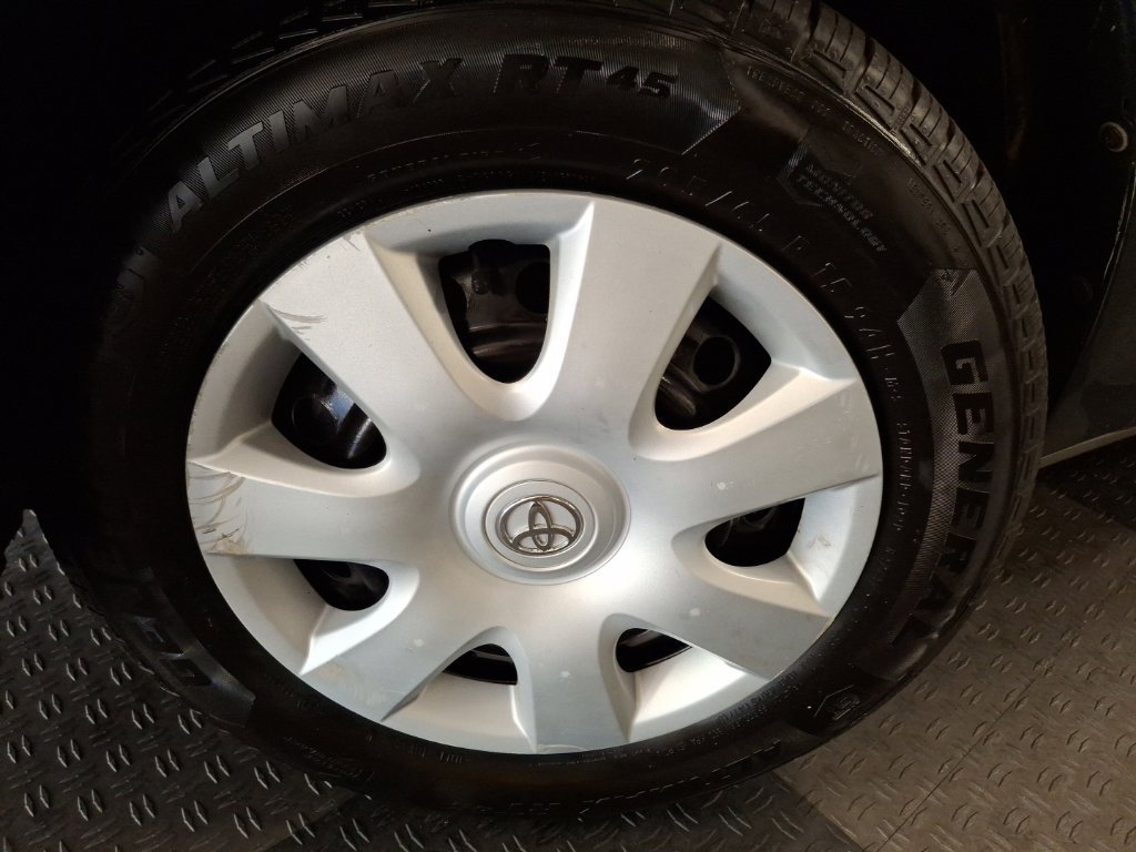 Used 2003 Toyota Camry LE FWD image 4