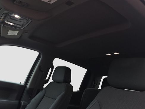 Used 2019 Chevrolet Silverado 1500 Custom w/ Custom Value Package AWD/4WD image 8