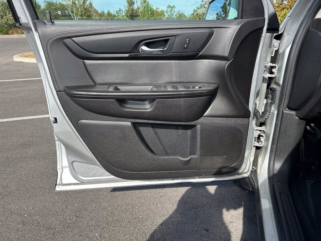 Used 2017 Chevrolet Traverse LT FWD image 15