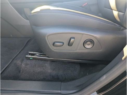 Used 2026 Chevrolet Traverse LT FWD image 18