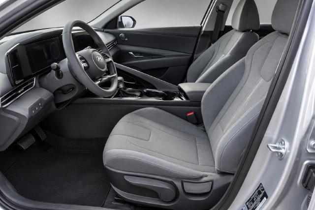 Used 2021 Hyundai Elantra SE FWD image 8
