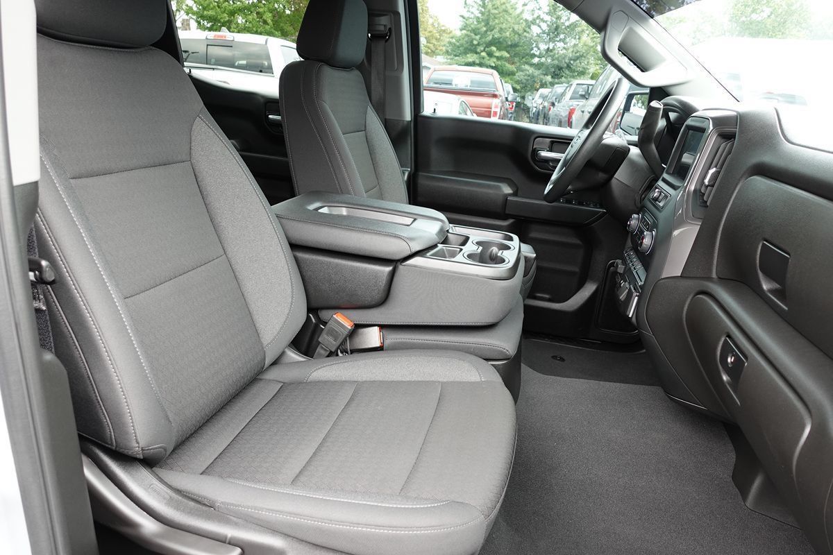 Used 2024 Chevrolet Silverado 1500 Custom w/ Dark Appearance Package AWD/4WD image 36