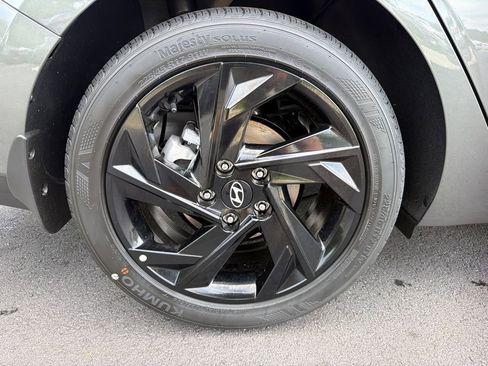 New 2026 Hyundai Elantra Sport FWD image 18