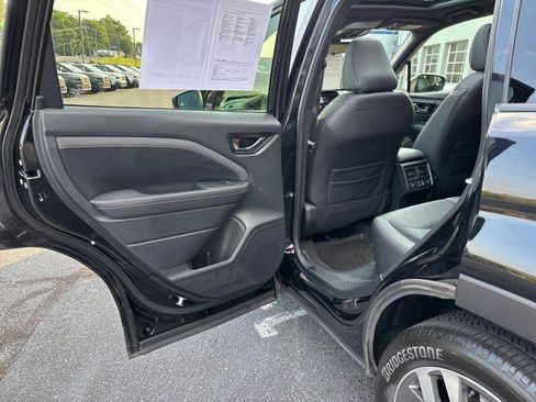 Certified 2025 Subaru Forester Touring w/ Popular Package - Touring AWD/4WD image 30