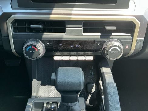 Used 2026 Toyota Tacoma SR5 AWD/4WD image 22