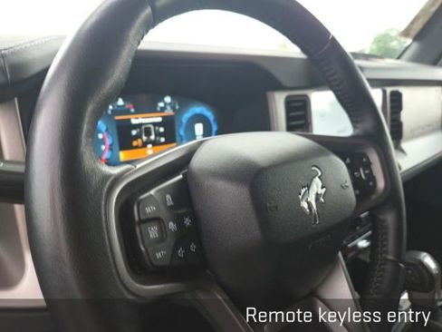 Used 2025 Ford Bronco Outer Banks AWD/4WD image 11