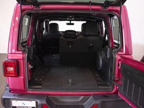 Used 2022 Jeep Wrangler Unlimited Sahara AWD/4WD image 25