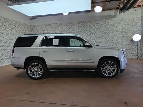 Used 2018 GMC Yukon SLT w/ Premium Edition image 6