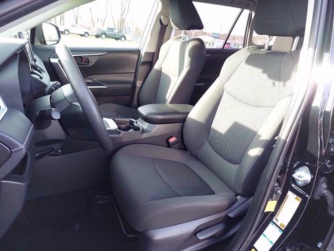 Certified 2019 Toyota RAV4 LE image 14