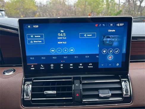 Used 2022 Lincoln Navigator Reserve image 13