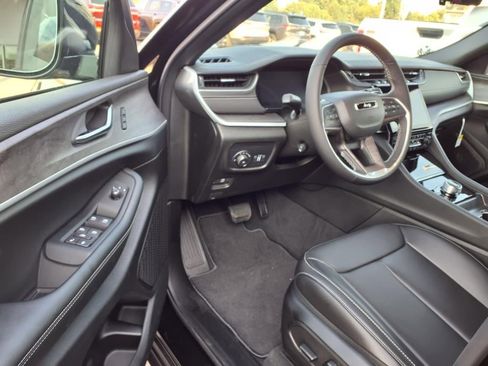 New 2025 Jeep Grand Cherokee L Limited w/ Luxury Tech Group II image 7