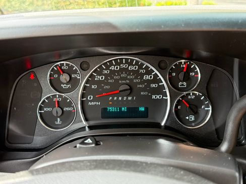 Used 2022 Chevrolet Express 2500 w/ Driver Convenience Package RWD image 11