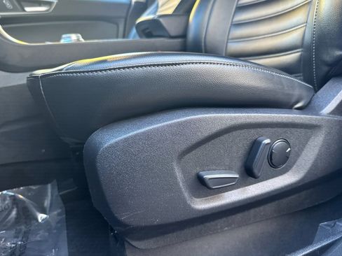 Used 2022 Ford Edge SEL image 13