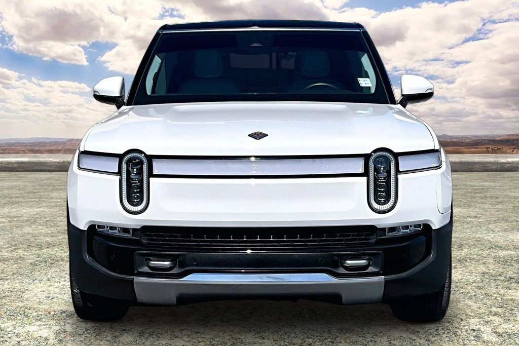 Used 2023 Rivian R1S Adventure Quad AWD/4WD image 2