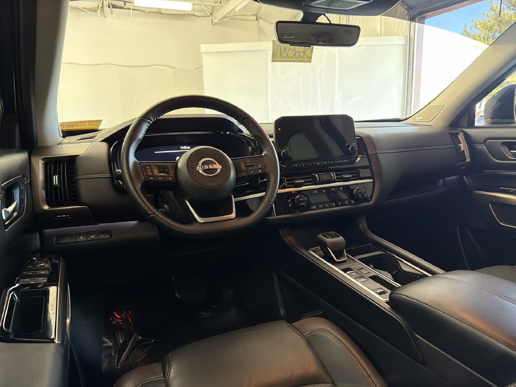 Certified 2025 Nissan Pathfinder Platinum w/ Lighting Package (N93) FWD image 22